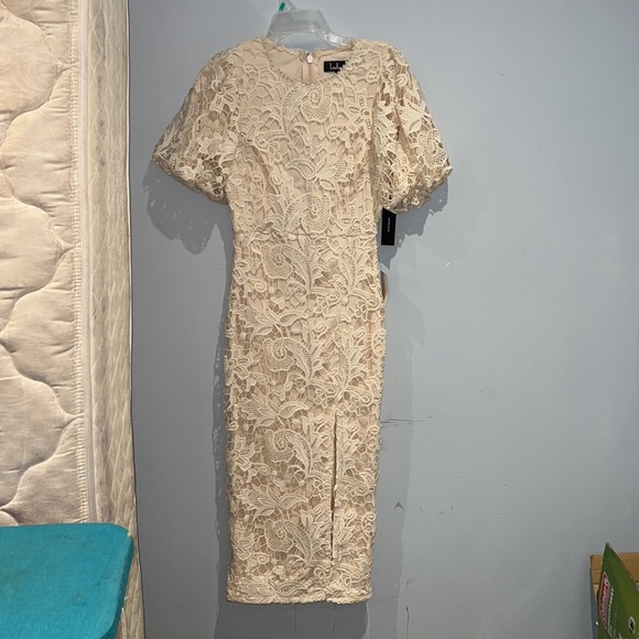Lulus cream coloured midi lace dress. US 4. - Picture 4 of 9